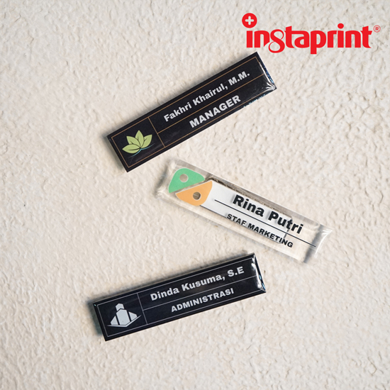 Name Tag / Nama Dada /Acrylic-Kuningan-Stainless-Peniti-Magnet ukuran 2x8cm Tebal 2mm WEB