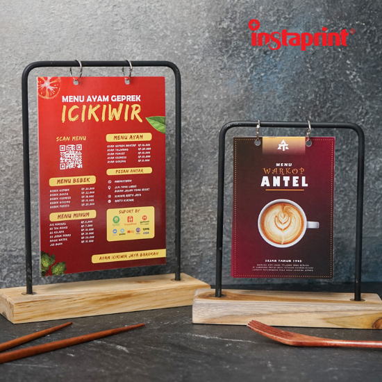 Stand Display Menu Gantung Kayu WEB